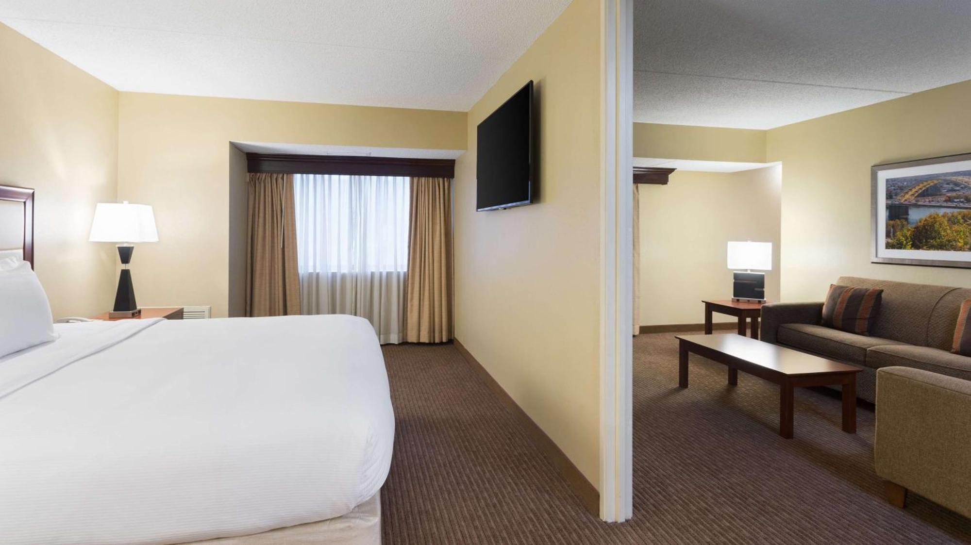 Doubletree Suites By Hilton Hotel Cincinnati - Blue Ash Sharonville Ngoại thất bức ảnh