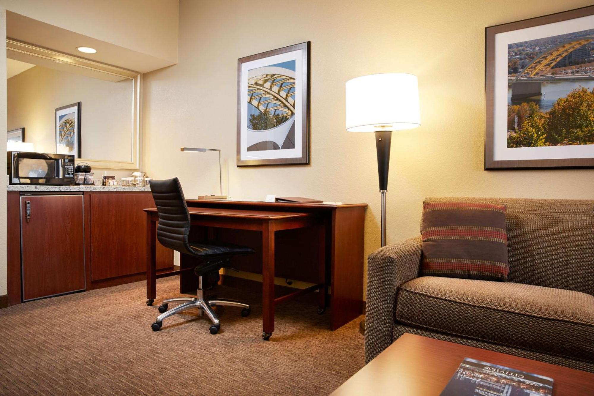 Doubletree Suites By Hilton Hotel Cincinnati - Blue Ash Sharonville Ngoại thất bức ảnh