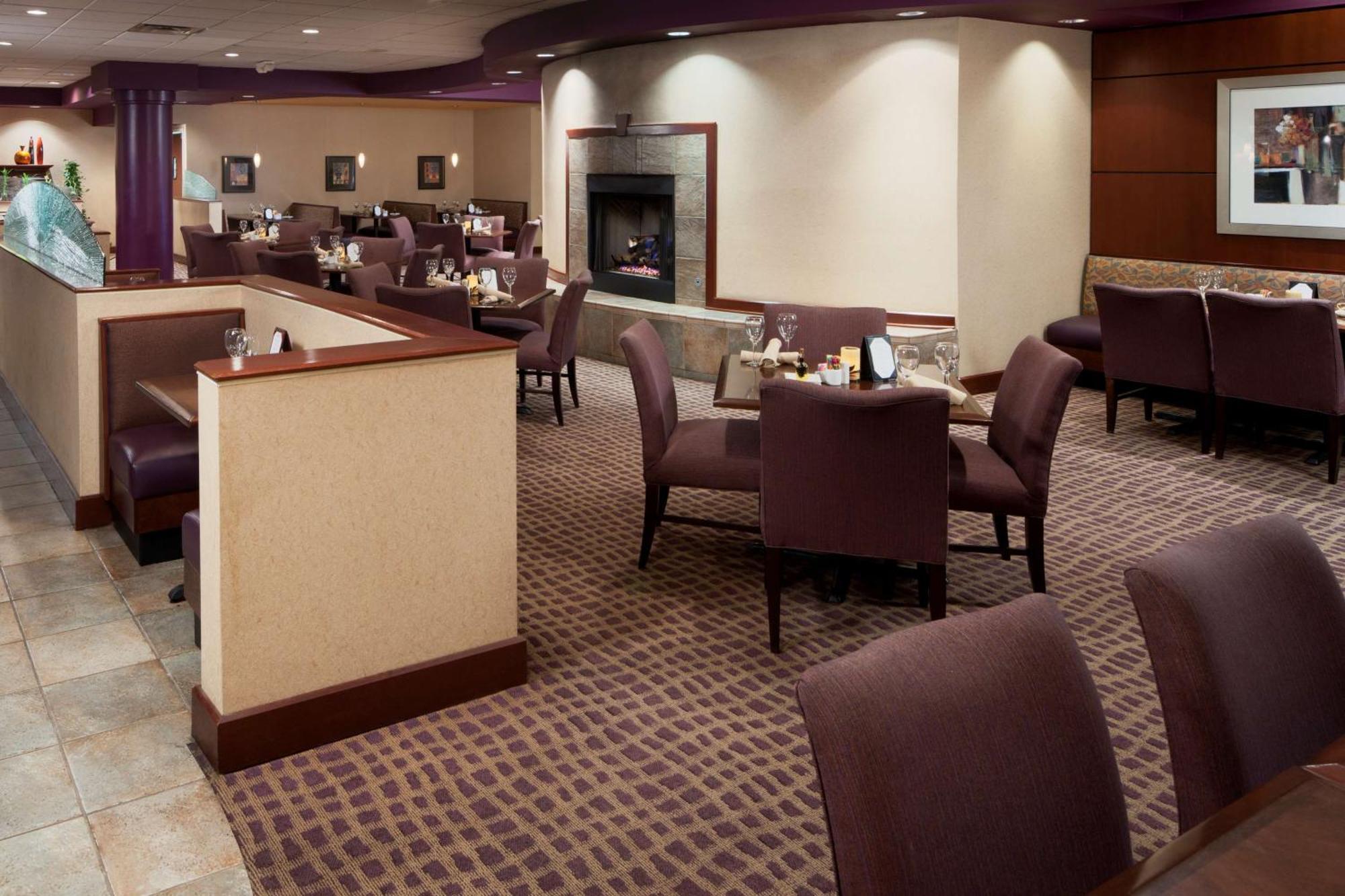 Doubletree Suites By Hilton Hotel Cincinnati - Blue Ash Sharonville Ngoại thất bức ảnh